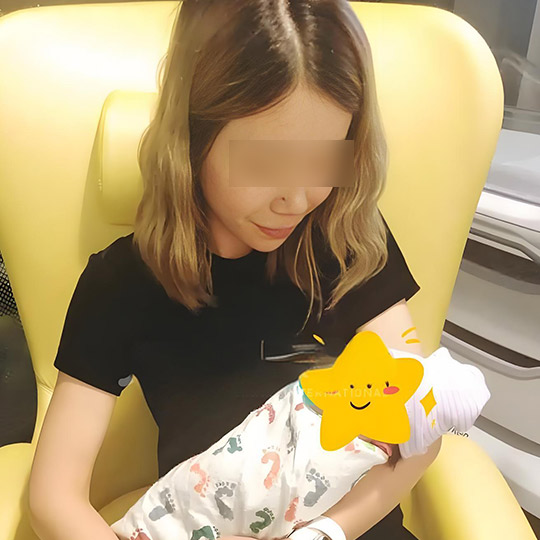 王女士美国单身试管，成功诞下混血宝宝